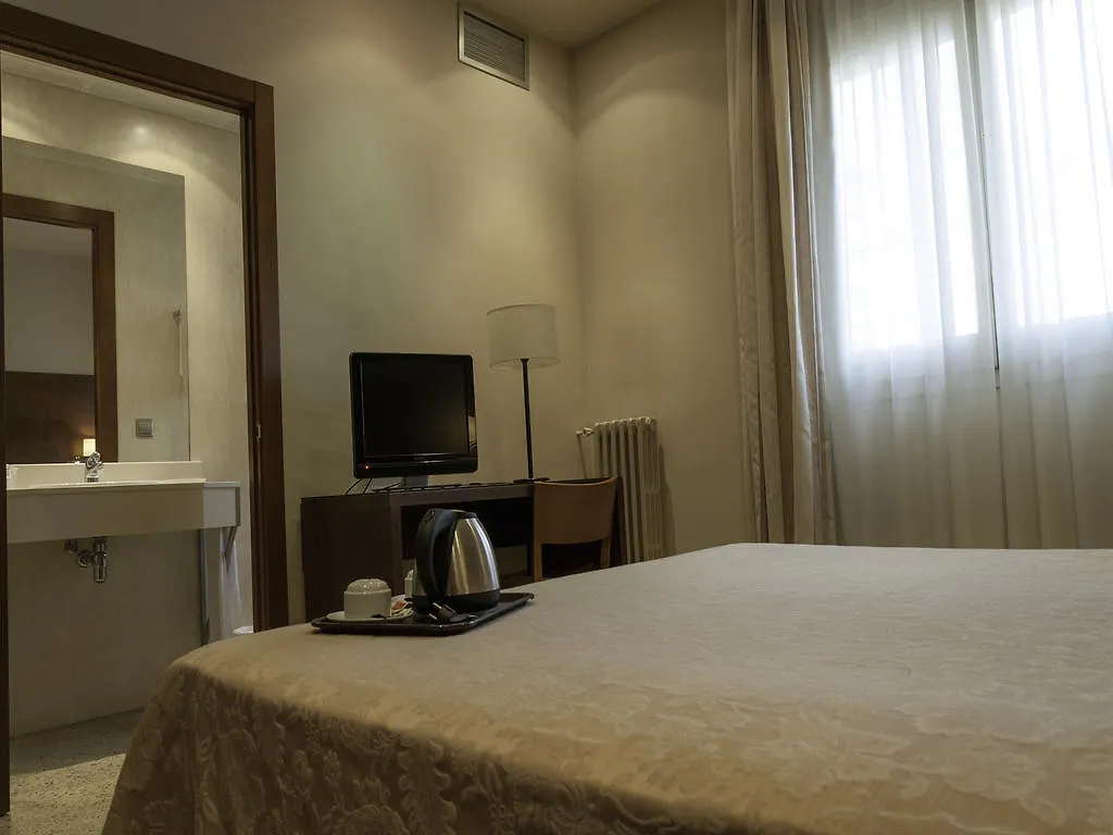 Ramon Berenguer IV Hotel Lleida 2*,